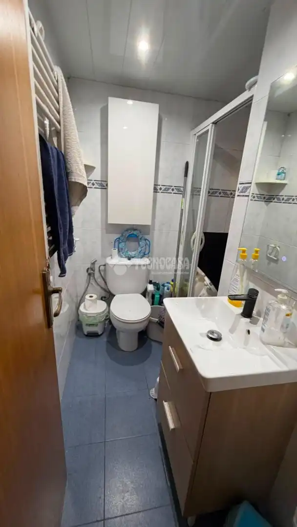 Baño de Piso en venta en Barcelona con Calefacción y Balcón
