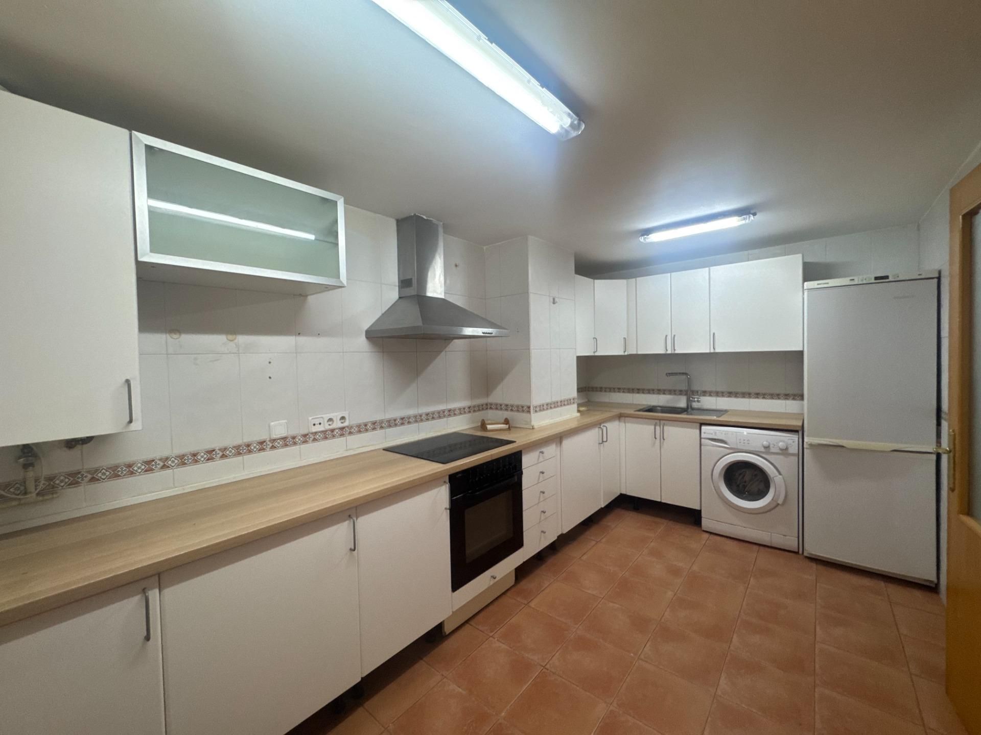 Single-family semi-detached to rent in Calle ALBAICIN, La Montaña - El Cortijo