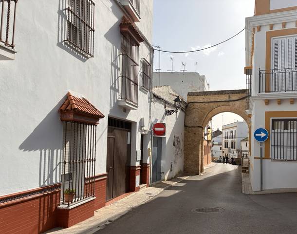 Casa adosada en Venta en Calle Mesones en Marchena
