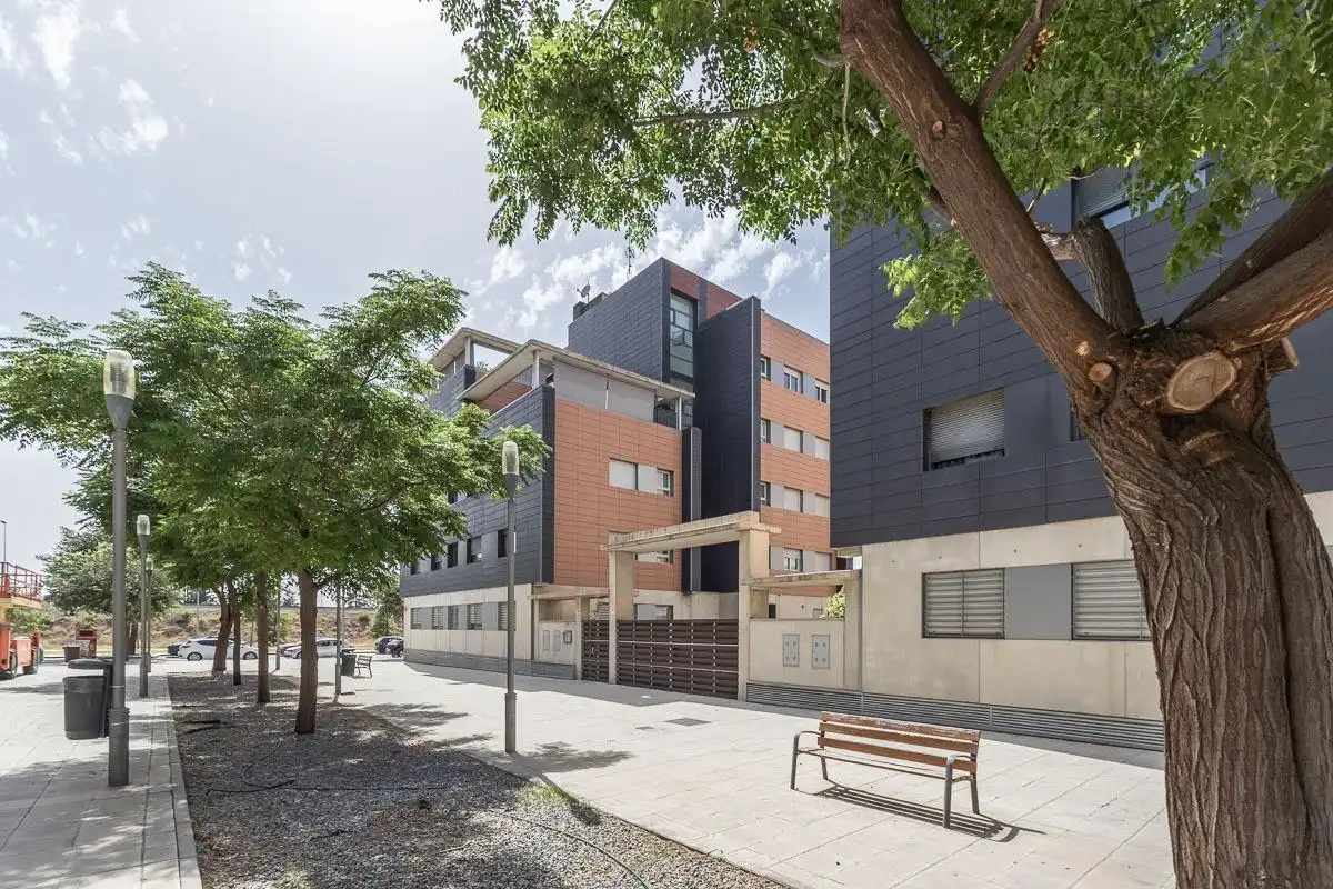 Vista exterior de Pis de lloguer en Armilla amb Aire condicionat, Calefacció i Jardí privat