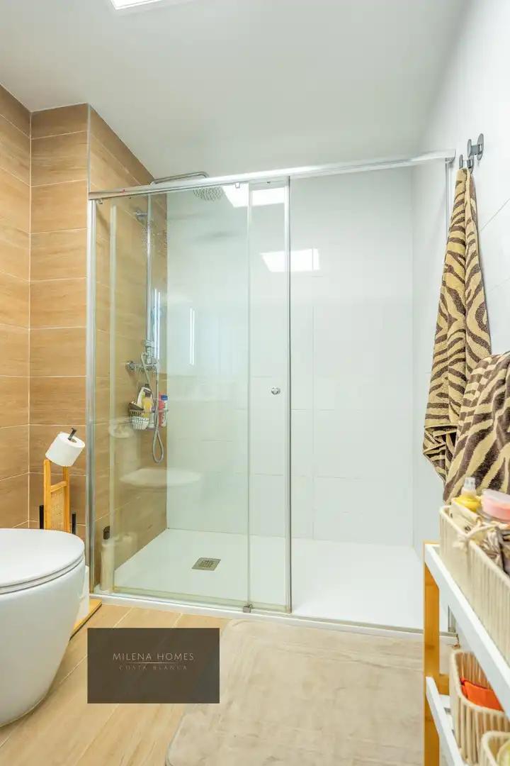 Baño de Ático en venta en Orihuela con Aire acondicionado, Calefacción y Terraza