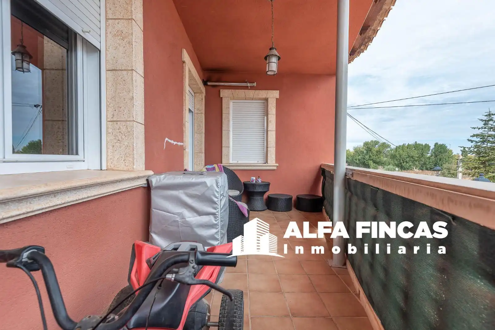 Vista exterior de Casa adosada en venda en Honrubia amb Calefacció, Jardí privat i Terrassa