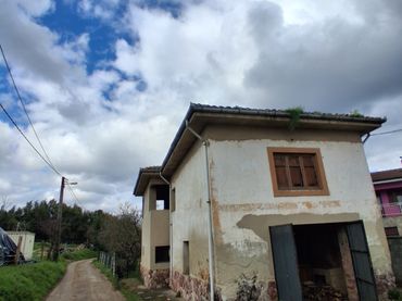 Casa amb jardí en venda a Viella - Granda - Meres