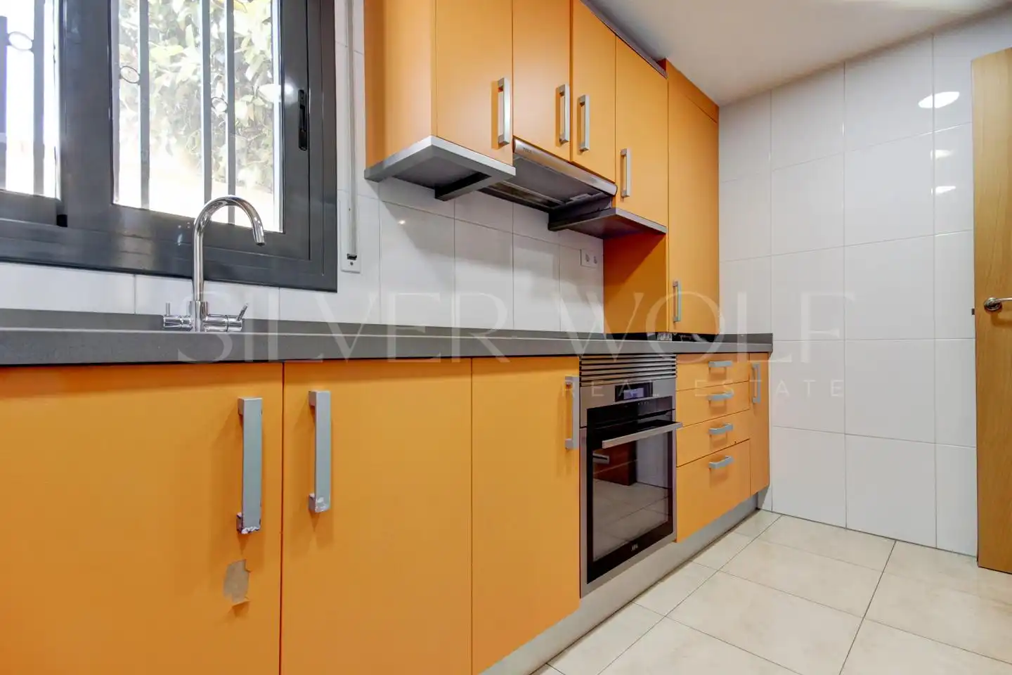 Cuina de Planta baixa en venda en Castelldefels amb Aire condicionat, Terrassa i Traster