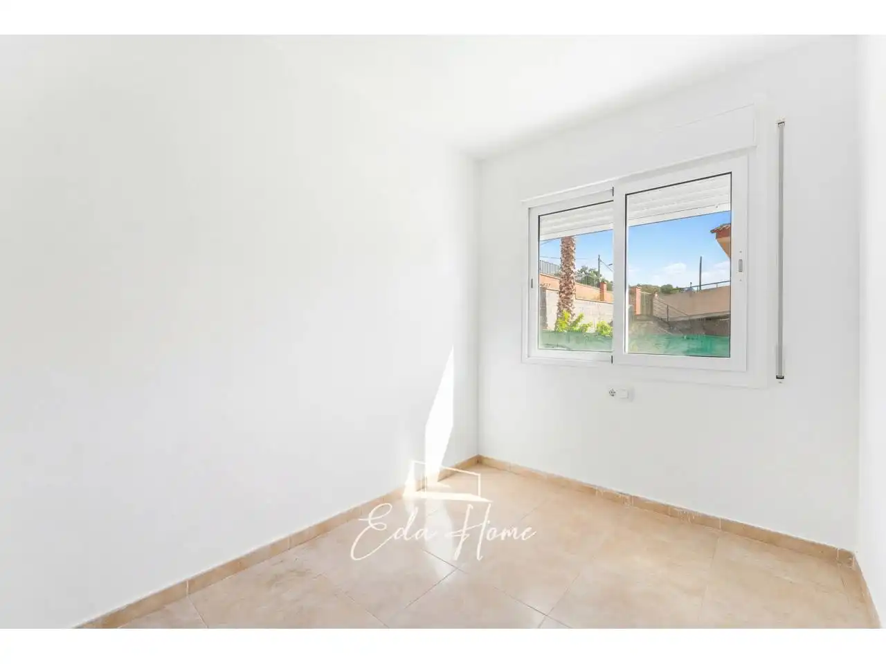 Vista exterior de Casa o chalet en venta en La Bisbal del Penedès con Aire acondicionado, Calefacción y Jardín privado