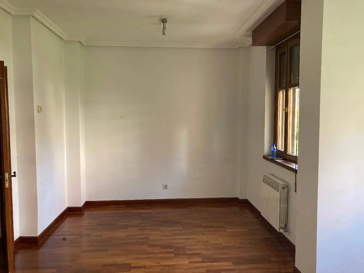 Sala d'estar de Pis en venda en Vitoria - Gasteiz amb Calefacció