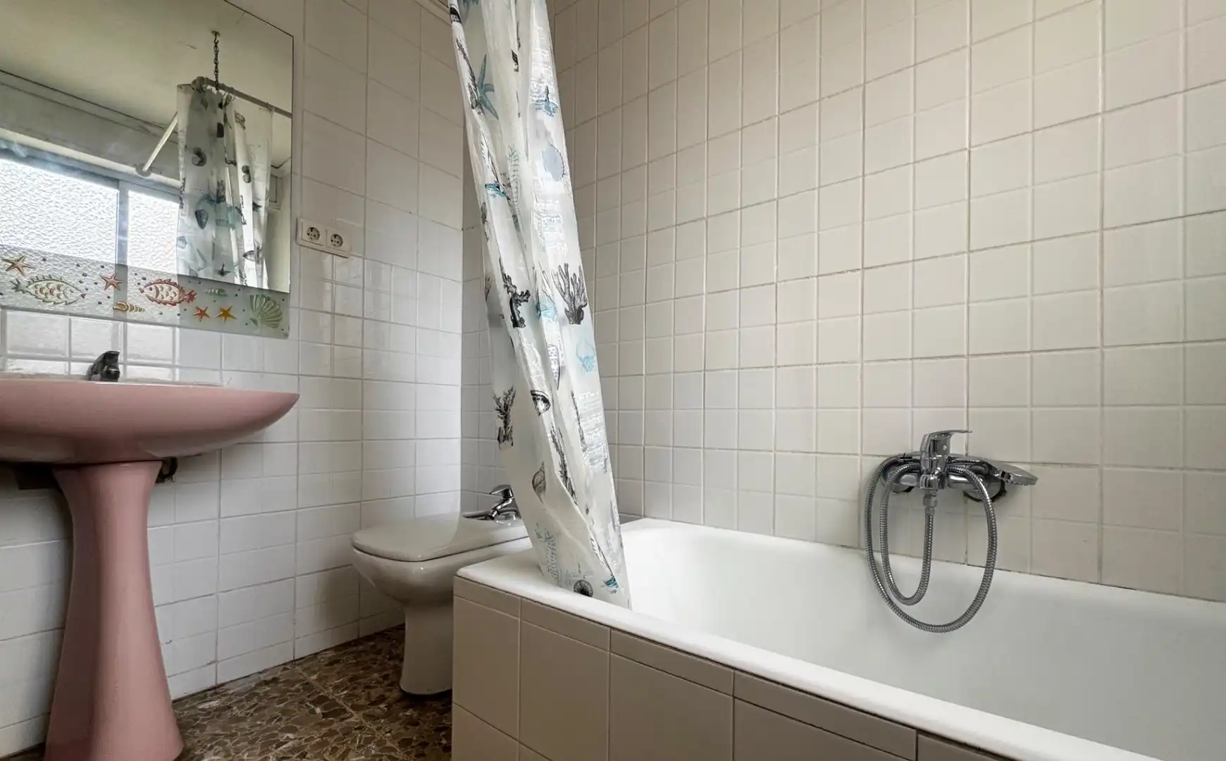 Badezimmer von Wohnungen zum Verkauf in Oliva