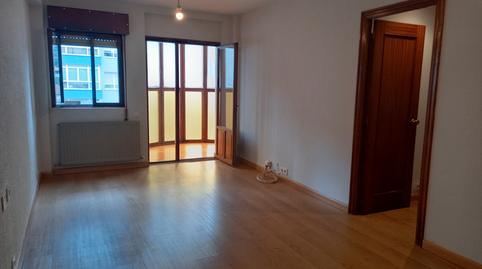 Foto 2 de Pis de lloguer a Calle Alcalde Luis Treillard, Salinas, Castrillón