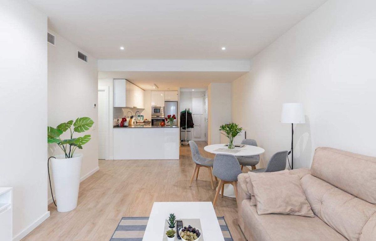 Sala de estar de Ático en venta en Marbella con Aire acondicionado, Terraza y Amueblado