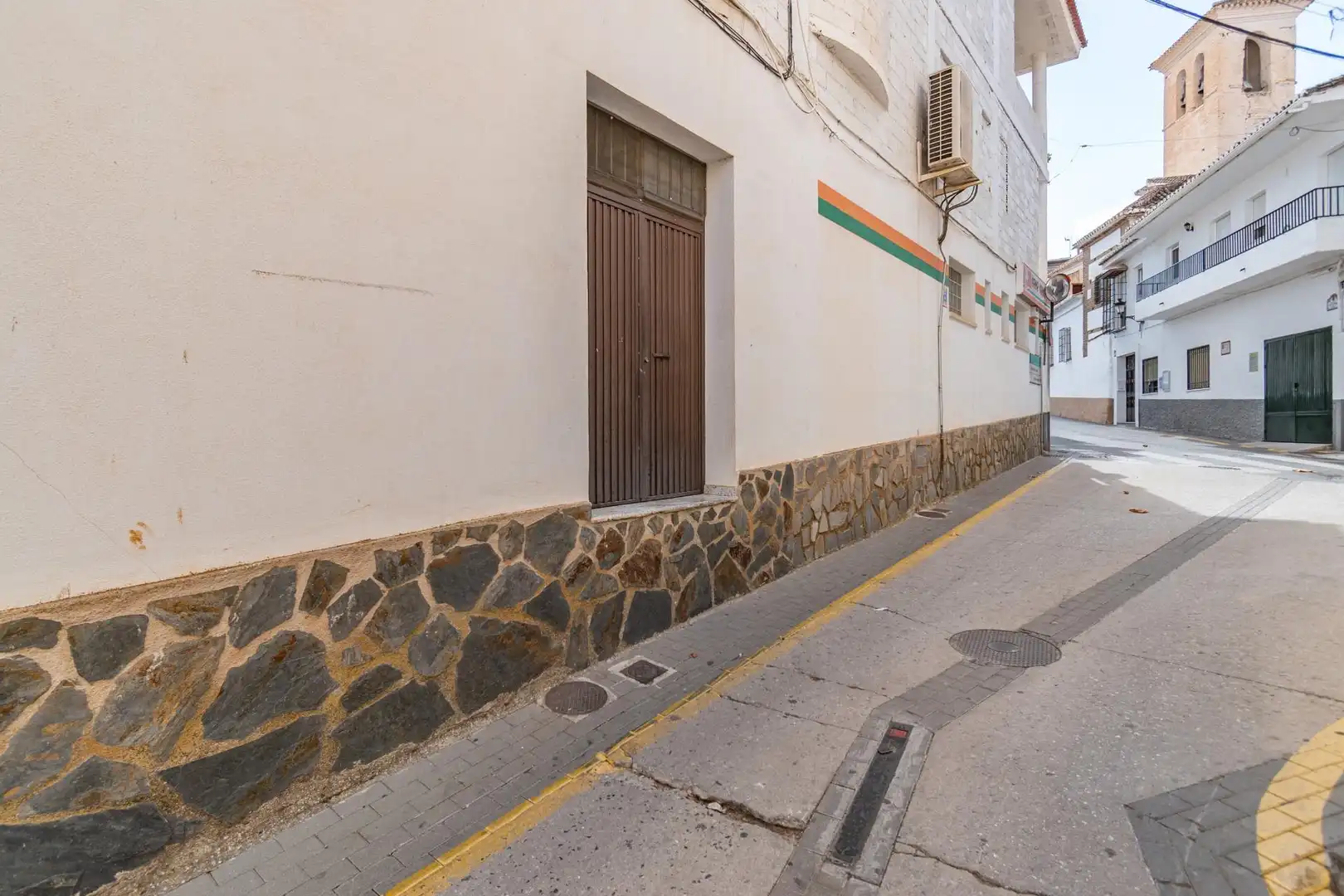 Buildings for sale in La Peza