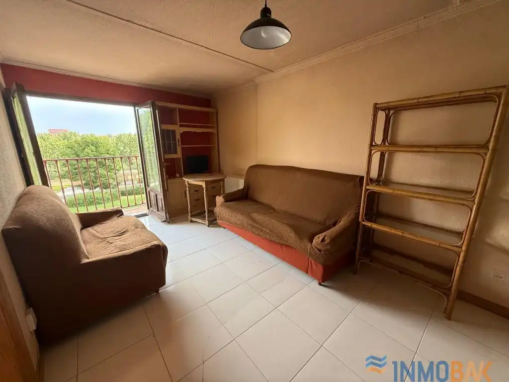Bedroom of Flat for rent in Salamanca  with Furnished