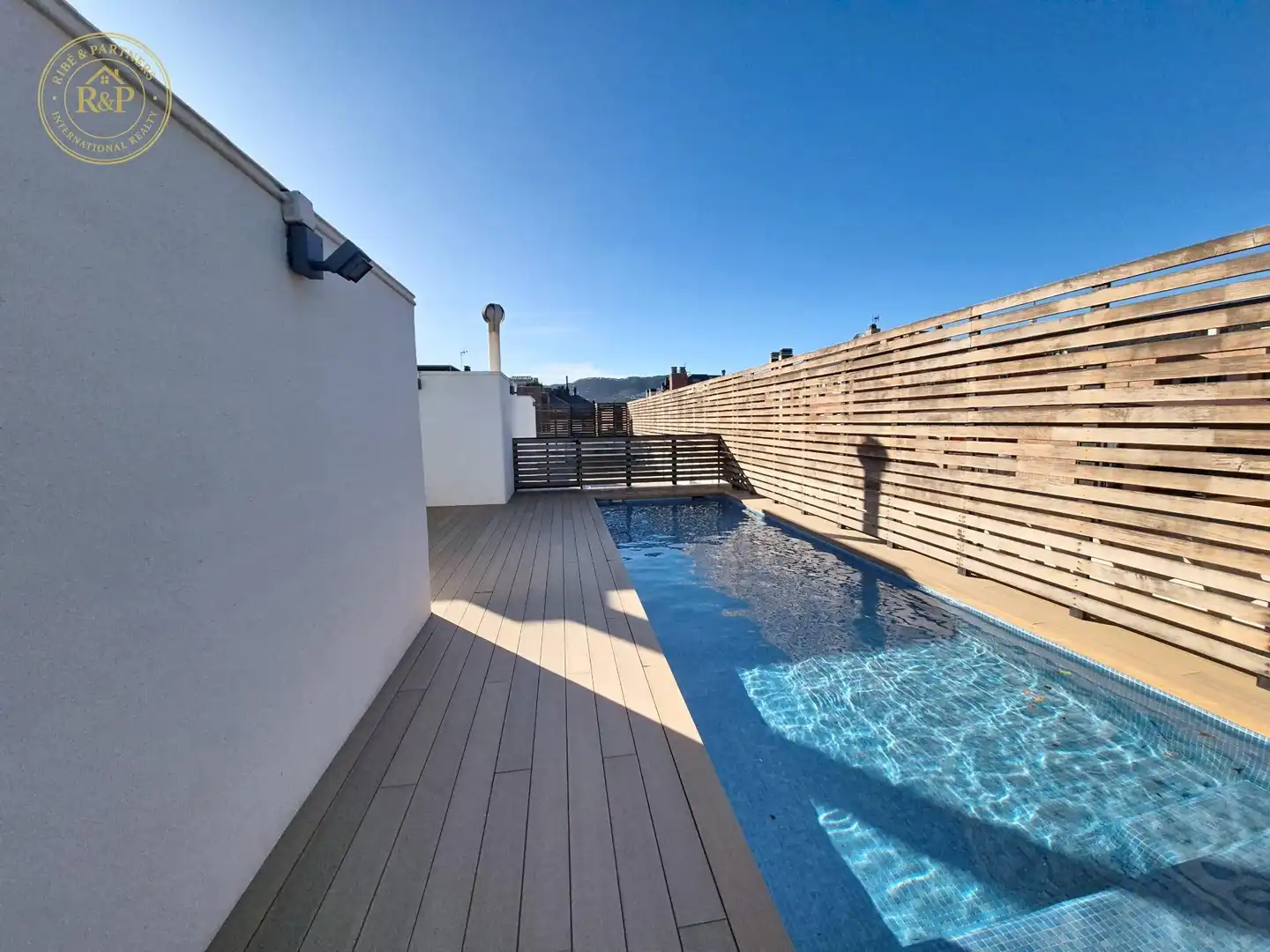 Swimming pool of Flat for sale in Barcelona  with Heating, Storage room and Swimming Pool