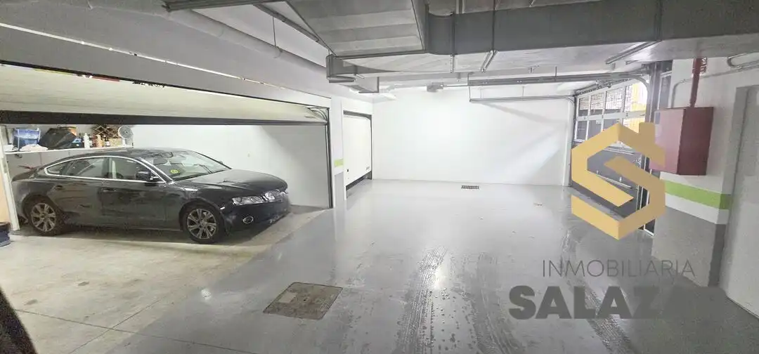 Parking de Dúplex en venta en Getxo  con Calefacción, Jardín privado y Terraza