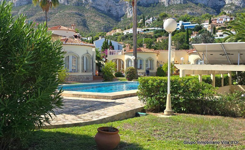 Exterior view of Single-family semi-detached for sale in Dénia  with Air Conditioner, Heating and Private garden