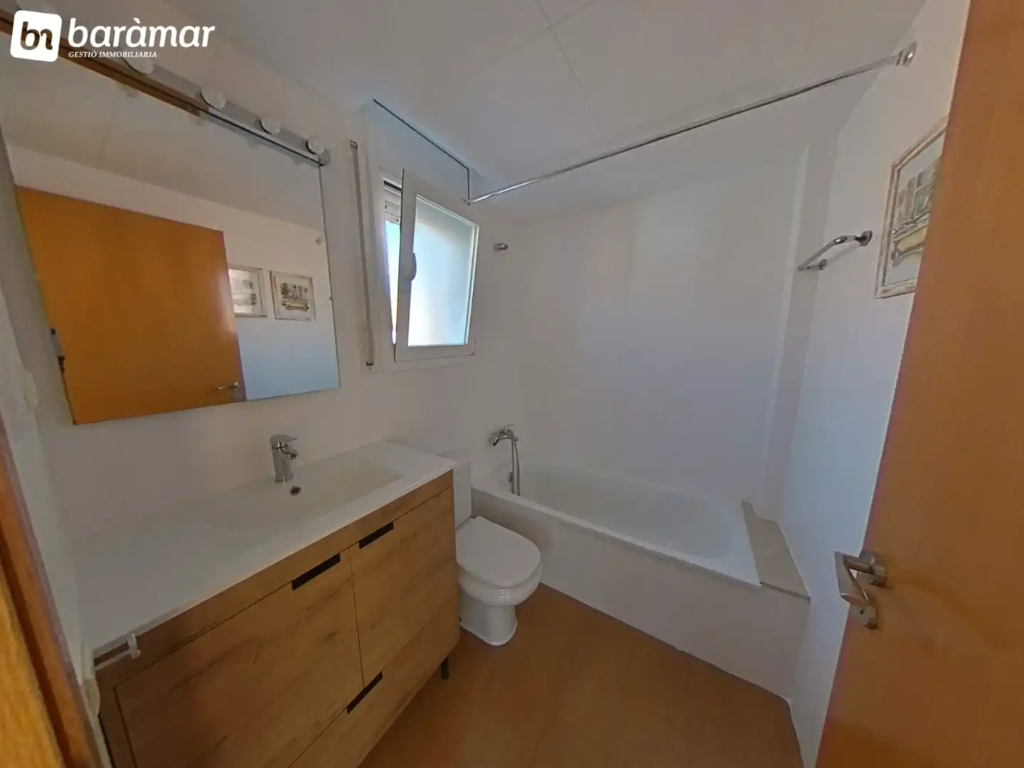 Bathroom of Attic for sale in Roda de Berà  with Air Conditioner, Heating and Terrace