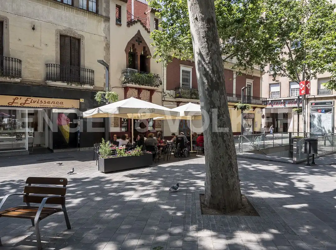 Exterior view of Flat for sale in Barcelona  with Air Conditioner, Heating and Private garden