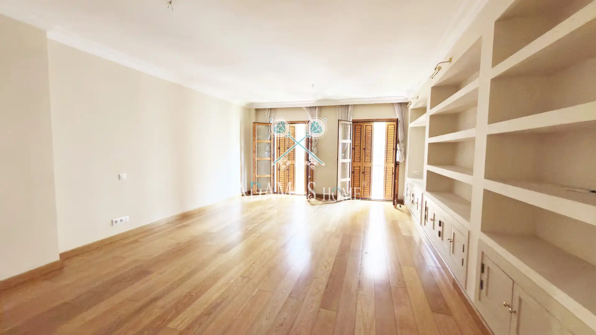 Außenansicht von Wohnung zum Verkauf in Sevilla mit Klimaanlage, Heizung und Abstellraum