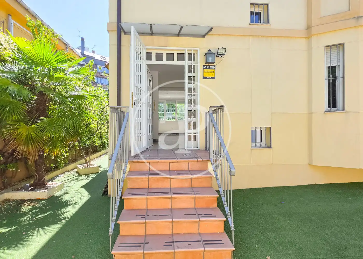 Vista exterior de Pis en venda en Madrid amb Aire condicionat, Calefacció i Jardí privat