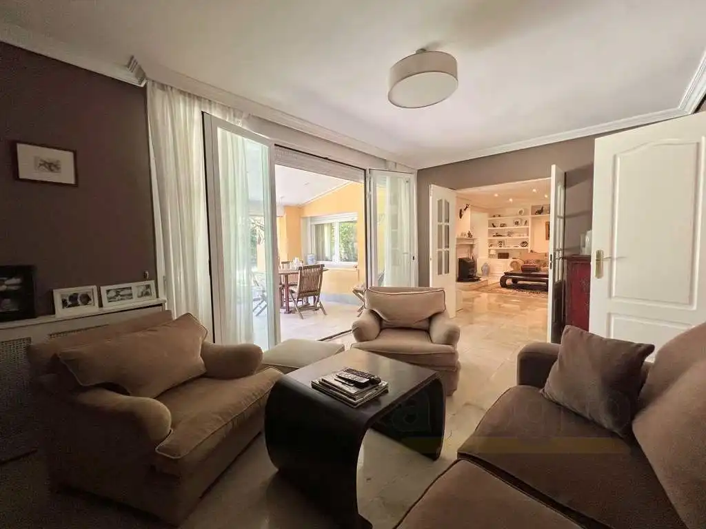 Sala d'estar de Casa o xalet en venda en Galapagar amb Aire condicionat, Jardí privat i Piscina