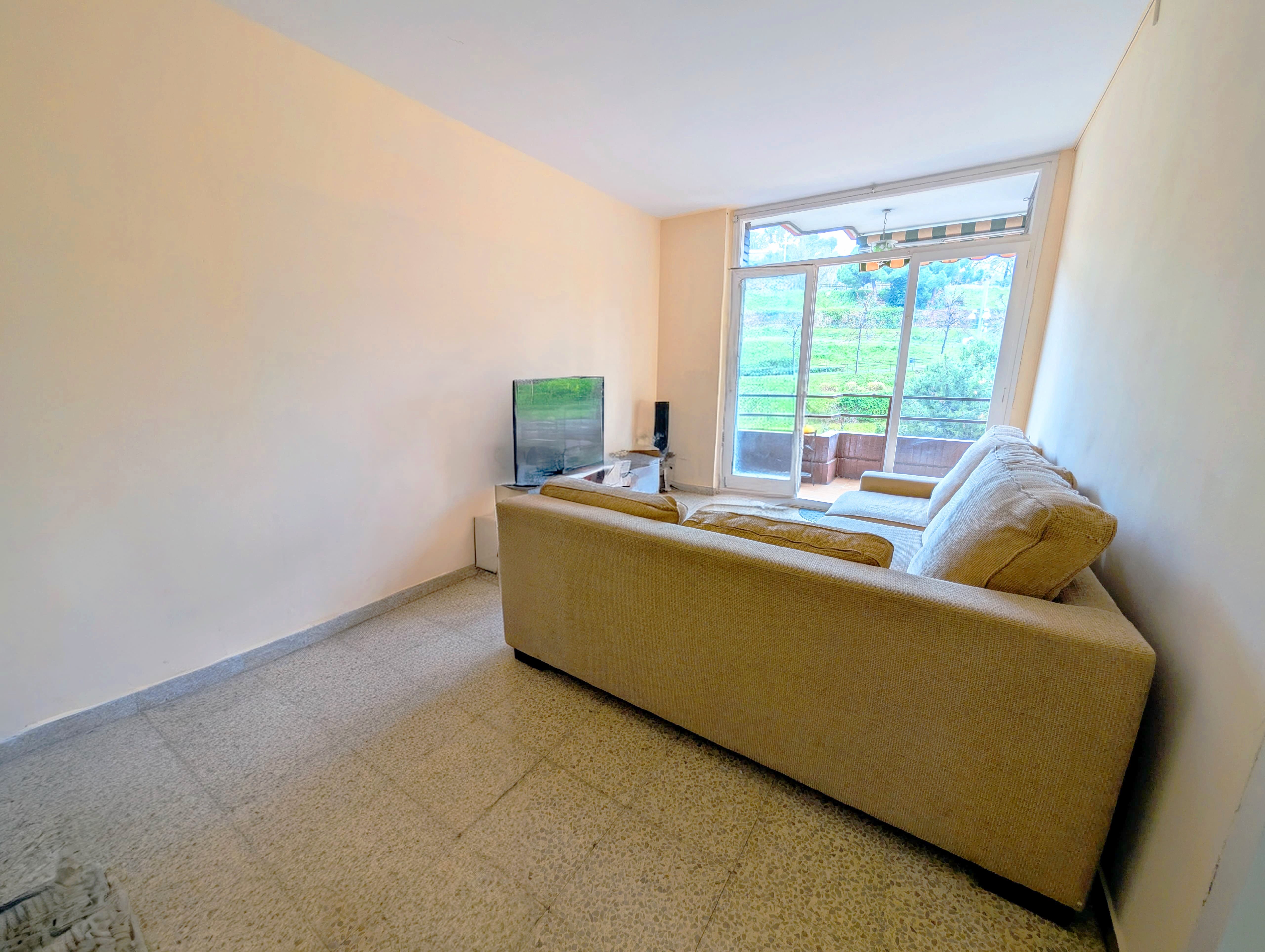 Living room of Flat for sale in  Barcelona Capital  with Balcony