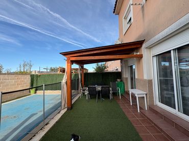 Adosado con piscina en venta en Avenida Juan Pablo II 36X