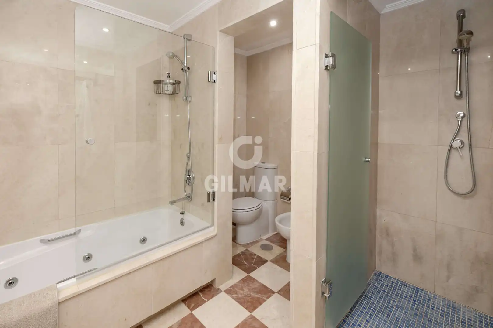 Appartamento con terrazza in vendita a Puerto de Sotogrande - La Marina, imagen 26