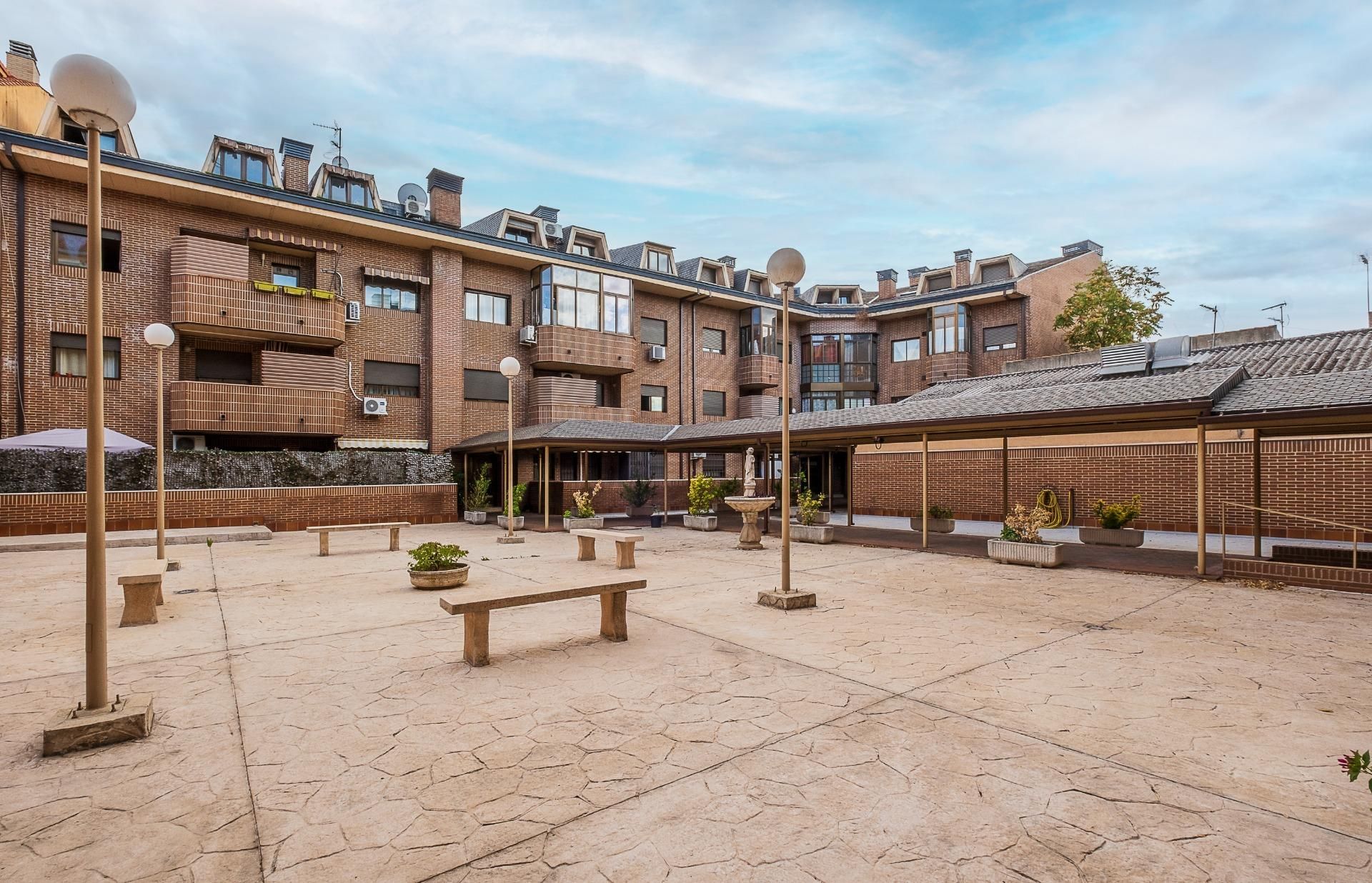 Vista exterior de Dúplex en venda en Collado Villalba amb Aire condicionat, Calefacció i Parquet
