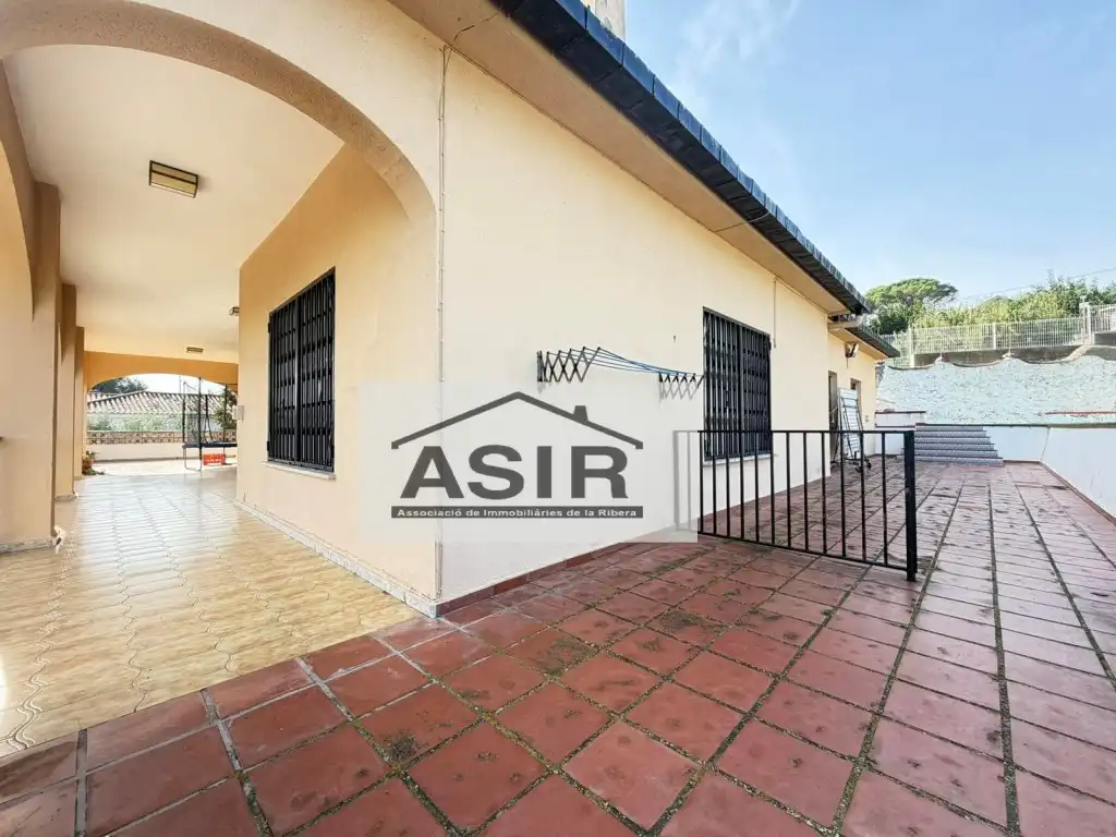 Vista exterior de Casa o chalet en venta en Alzira con Aire acondicionado, Terraza y Piscina