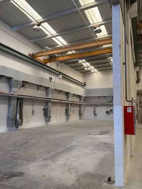 Fabrikhallen zur Miete in Loiu