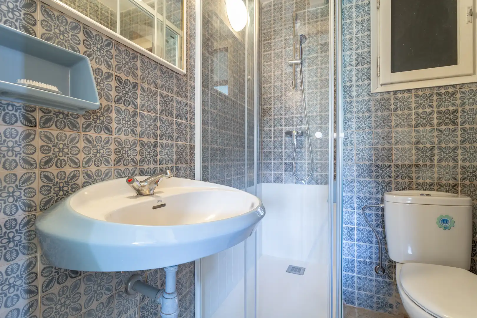 Baño de Piso en venta en Torredembarra con Terraza y Amueblado