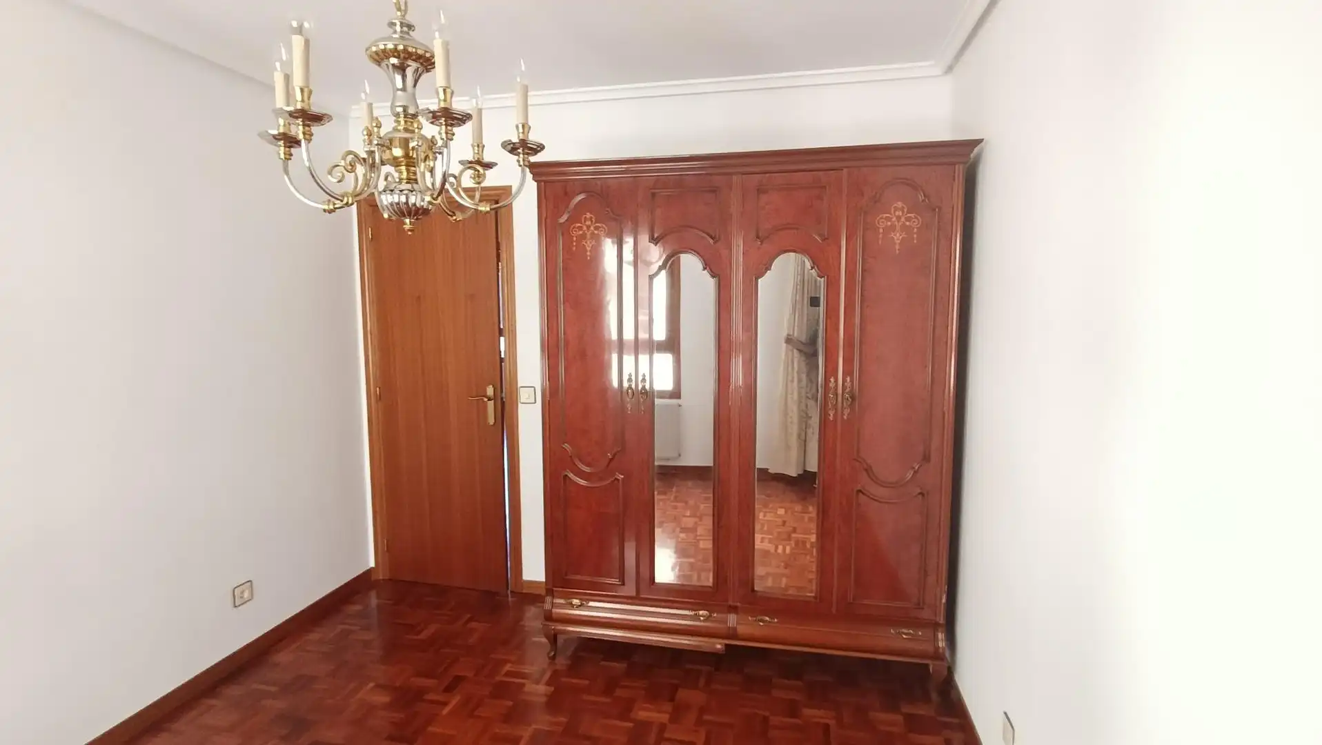 Dormitori de Pis en venda en Burgos amb Calefacció i Traster