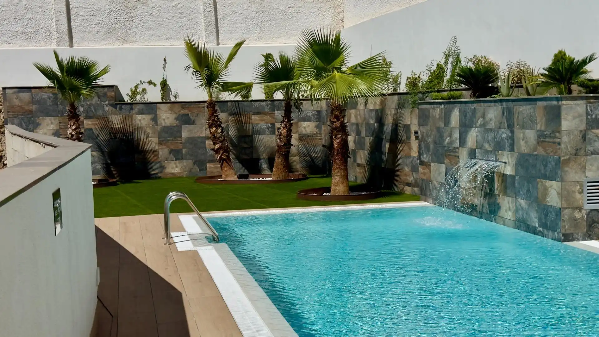 Swimming pool of Flat for rent in Granada  with Air Conditioner, Heating and Terrace