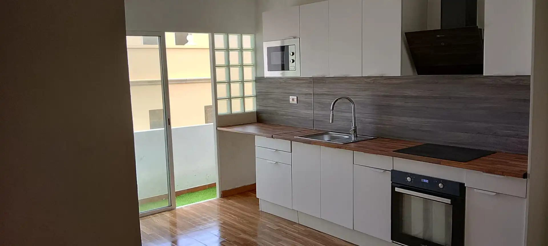 Cocina de Piso en venta en Arico con Horno, Microondas y Balcón