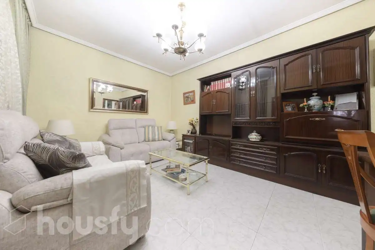 Sala d'estar de Casa o xalet en venda en Puente de Vallecas