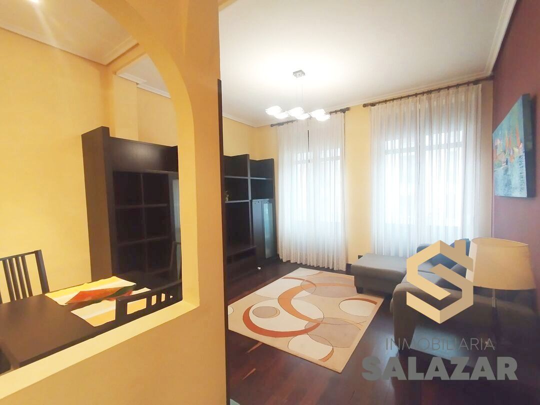 Sala d'estar de Pis en venda en Bilbao  amb Calefacció i Balcó