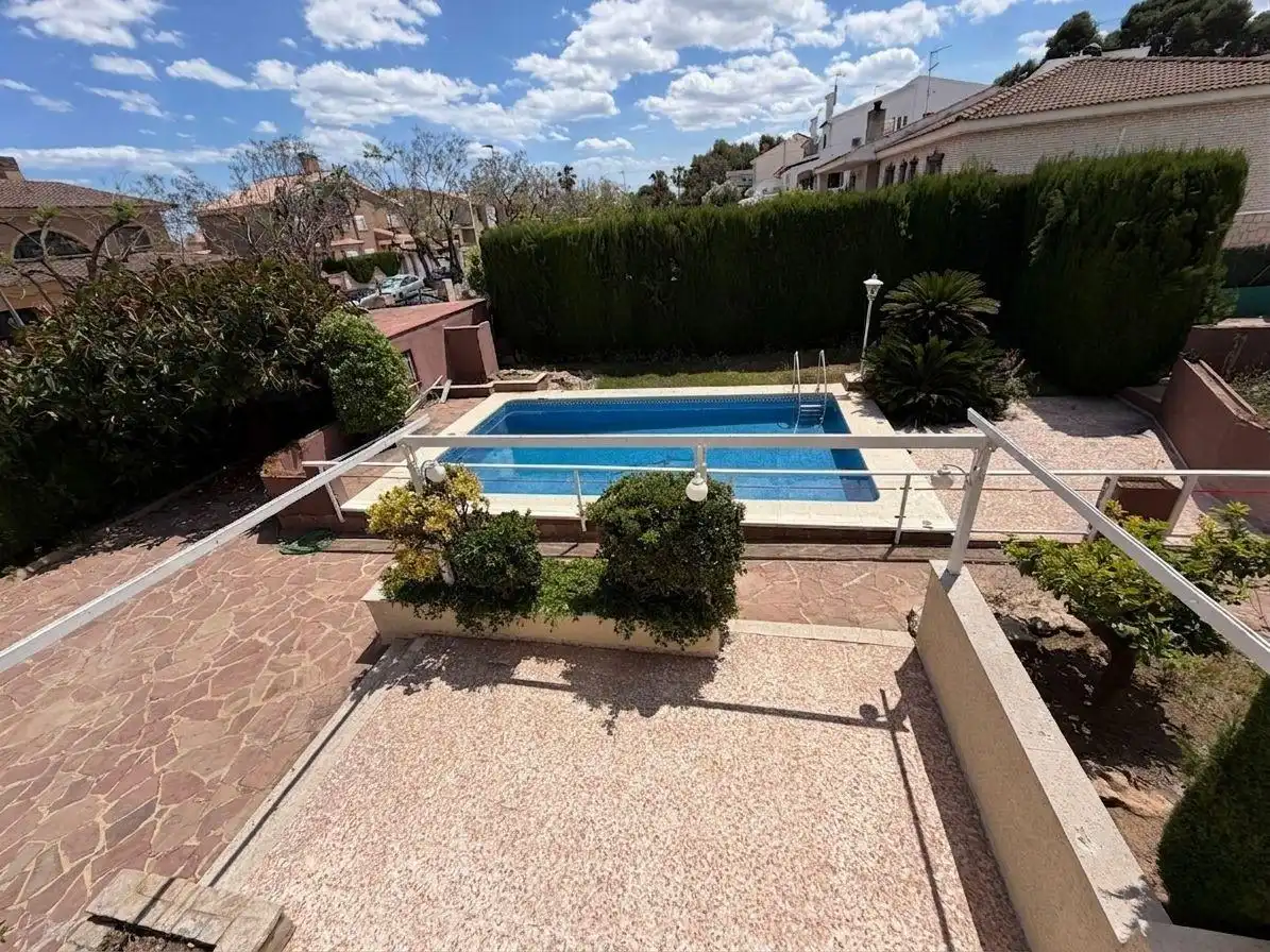 Piscina de Casa o chalet en venta en Torrent con Aire acondicionado, Jardín privado y Terraza