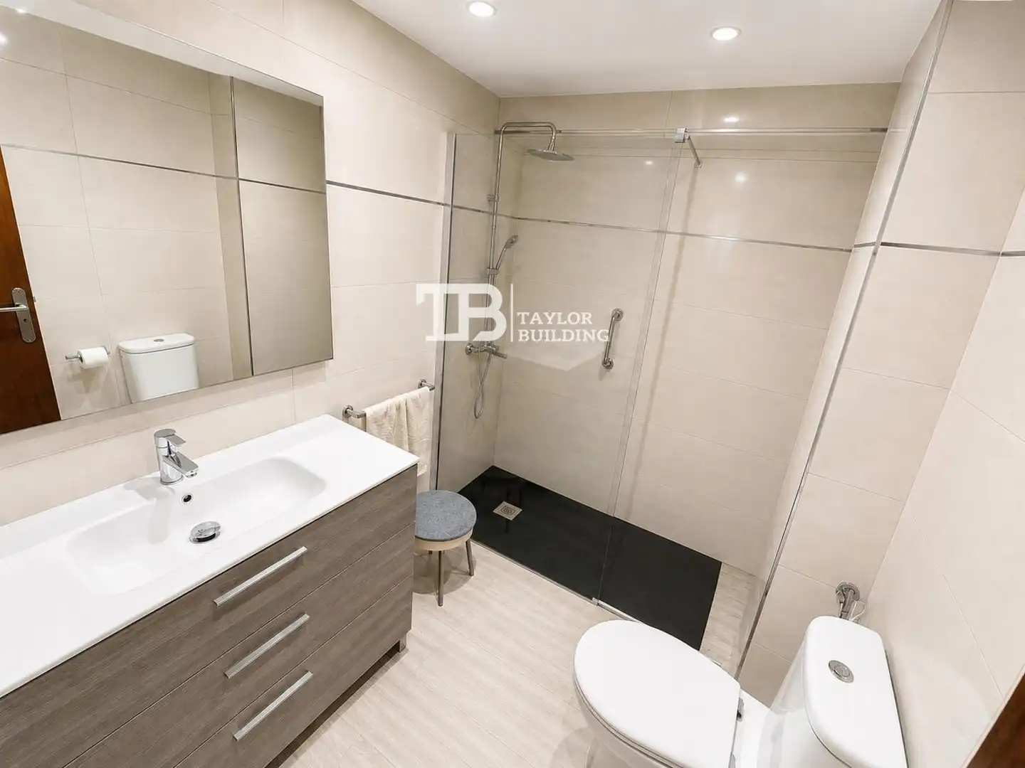Baño de Piso en venta en  Palma de Mallorca con Aire acondicionado, Calefacción y Terraza