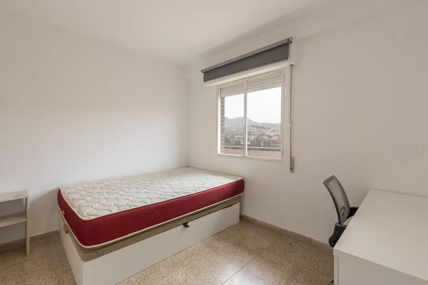 Habitación de Piso en venta en Granada con Terraza y Balcón