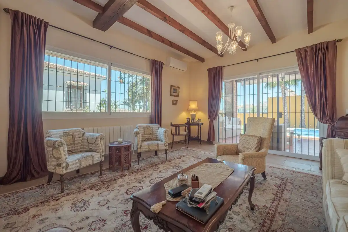 Sala de estar de Casa o chalet en venta en Alhaurín El Grande con Aire acondicionado, Calefacción y Jardín privado