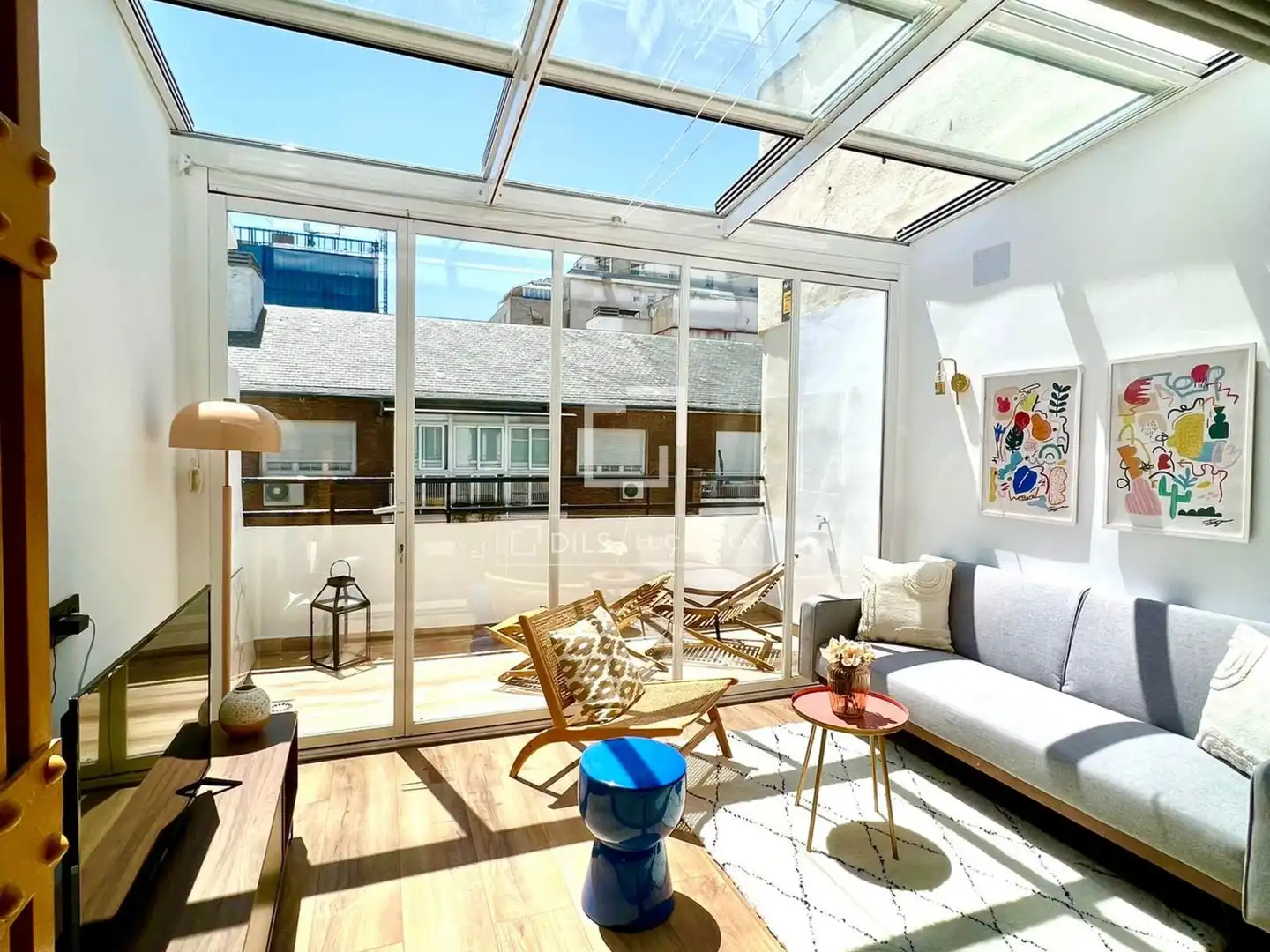 Penthouse with lift for sale in Chamberí