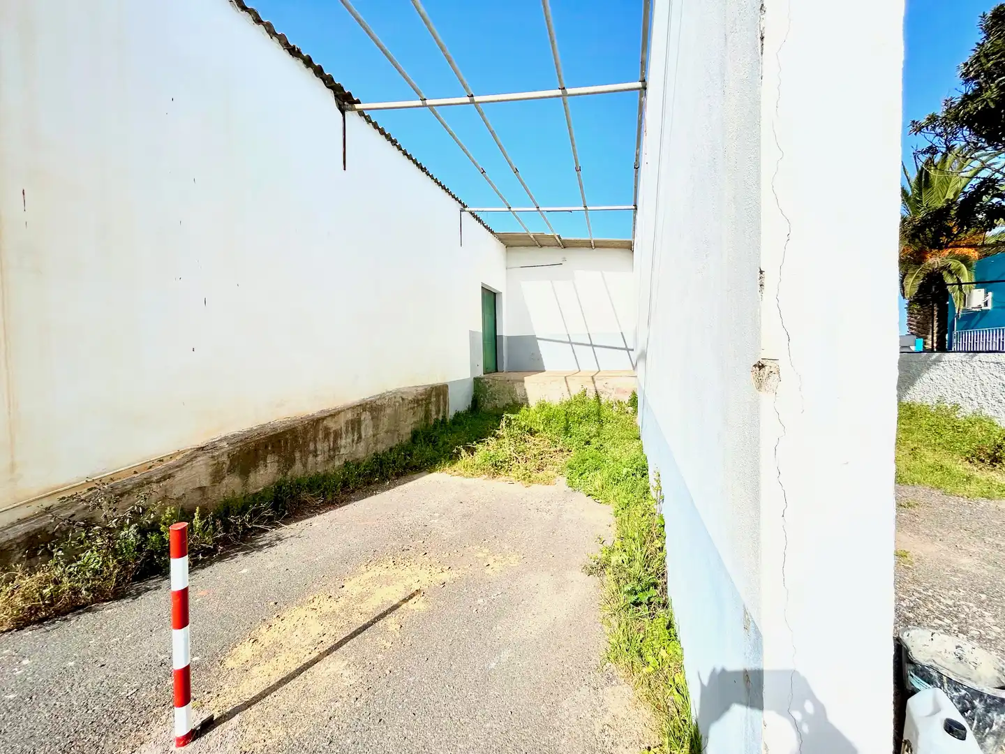 Vista exterior de Nave industrial en venta en Arico