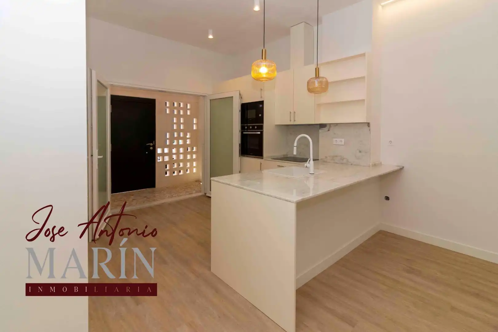 Cuina de Apartament en venda en Badajoz amb Aire condicionat