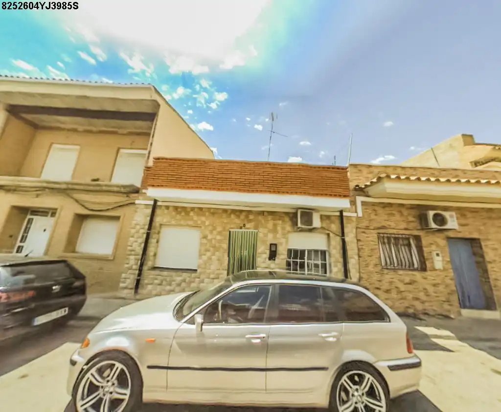Chalet en venta en C/ Sierra Mariola