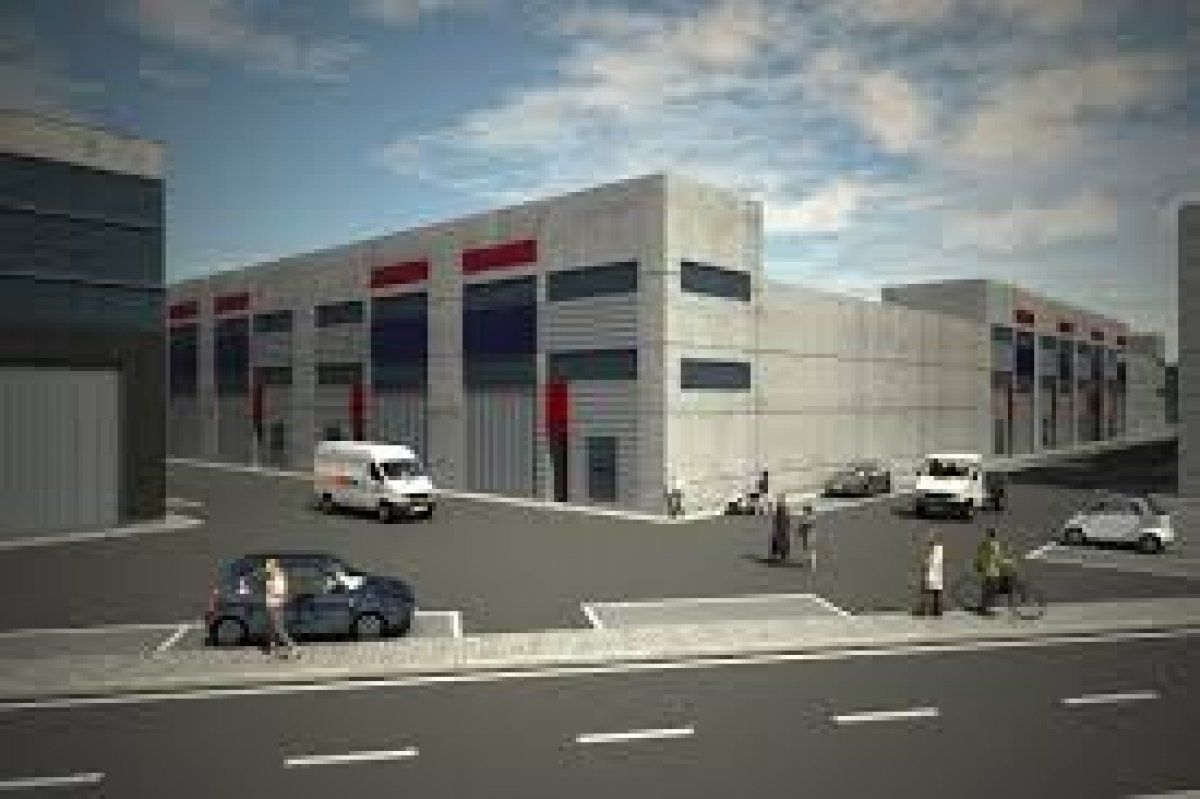 Nau industrial en venda a El Burgo Ranero