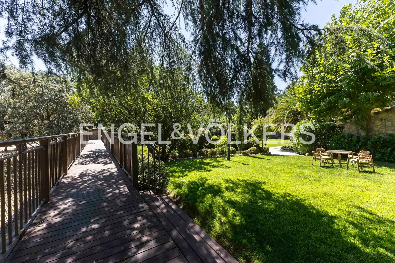 Houses for sale in Madrid  with Air Conditioner, Heating and Private garden