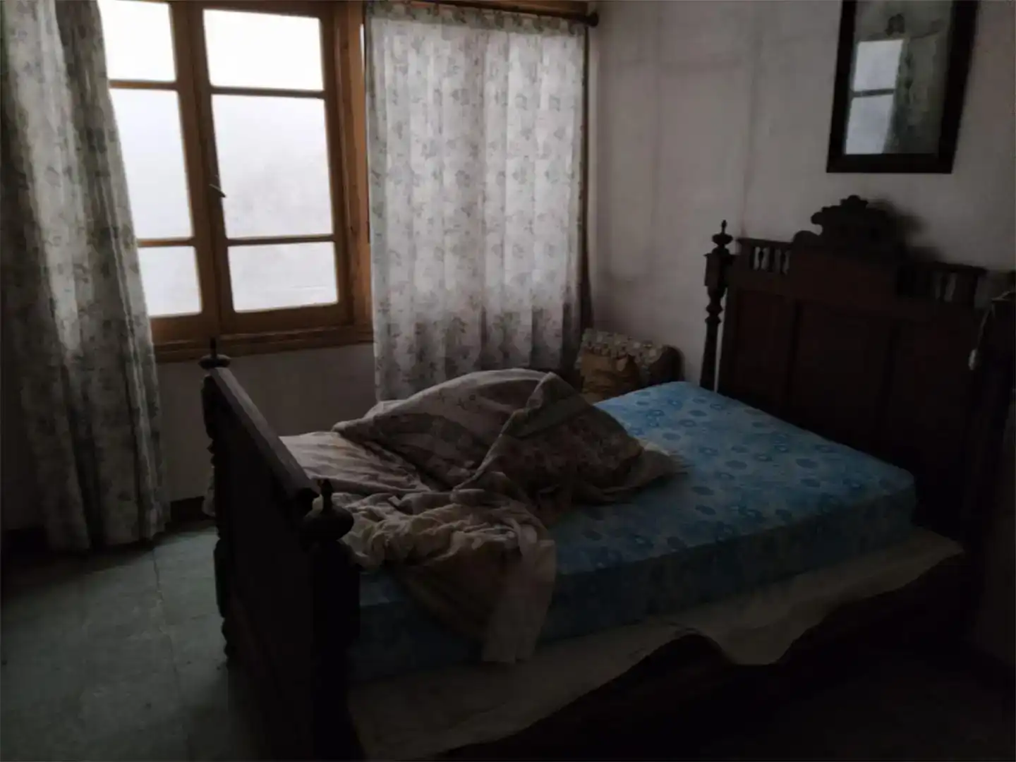 Dormitori de Casa adosada en venda en Viveiro amb Balcó