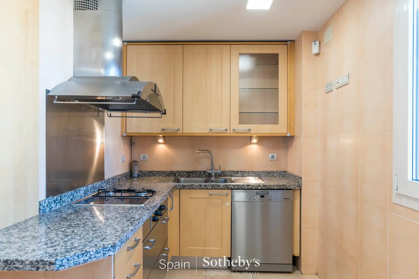 Cocina de Dúplex en venta en Pozuelo de Alarcón con Aire acondicionado, Calefacción y Terraza