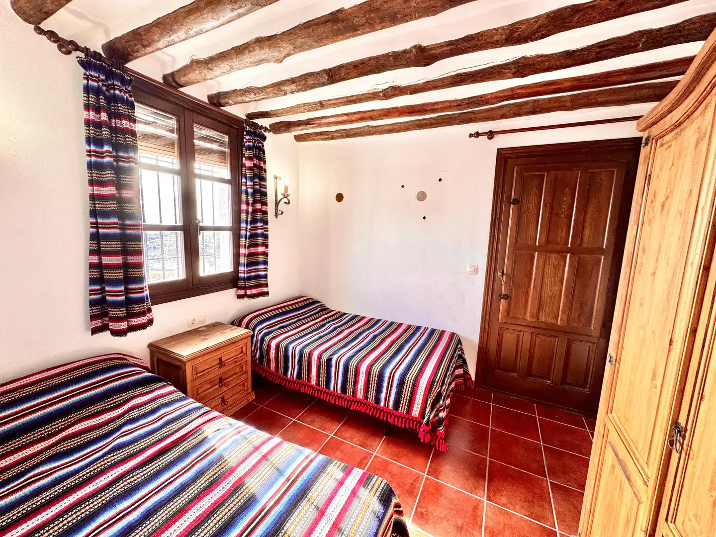 Bedroom of Buildings for sale in Juviles  with Alarm
