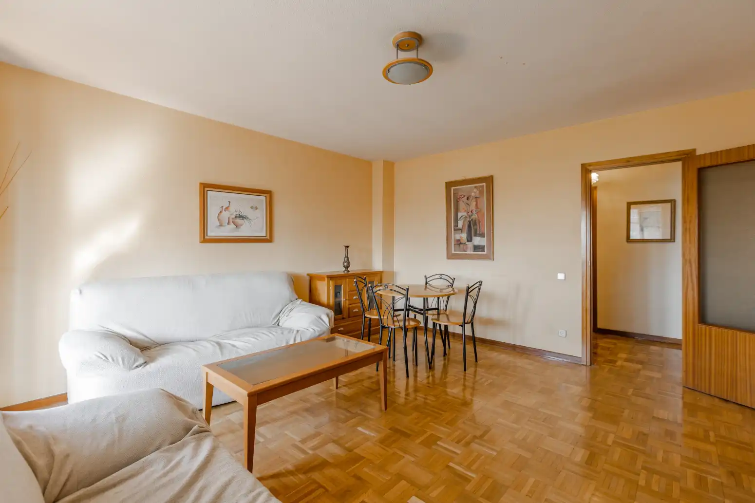 Sala d'estar de Pis de lloguer en  Pamplona / Iruña amb Calefacció, Parquet i Terrassa