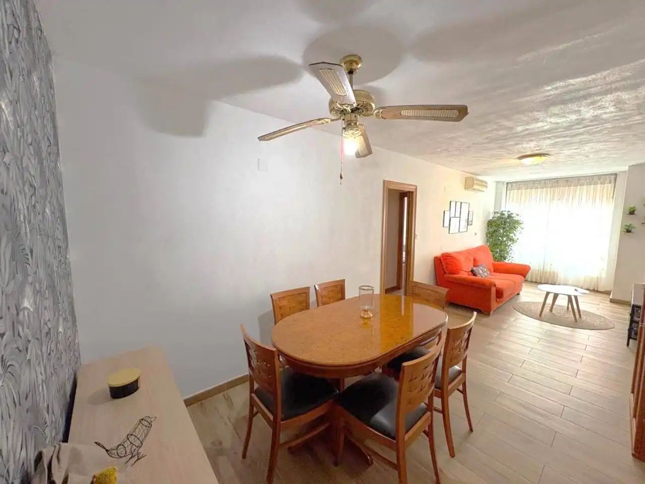 Comedor de Piso en venta en Alicante / Alacant con Aire acondicionado, Trastero y Amueblado